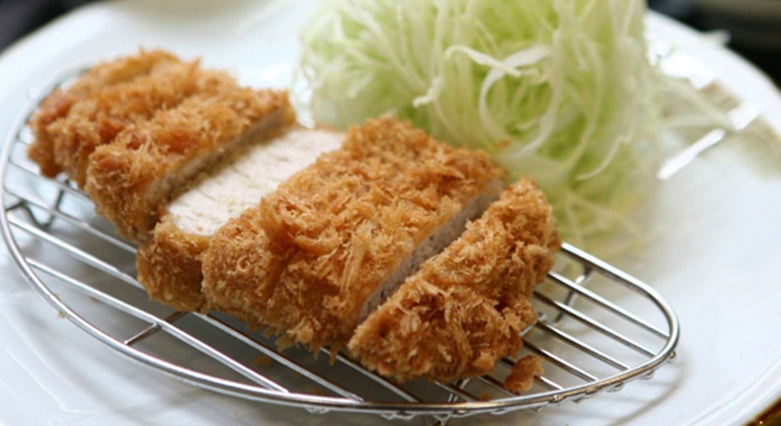 두툼하고 바삭한 수제 돈까스